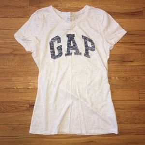 GAP T-shirt